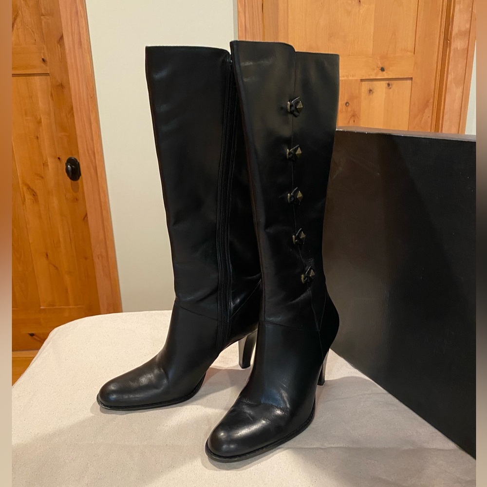 Nina, 8.5 black with antique silver detail 3.5”heel. 14.5” circumference.
